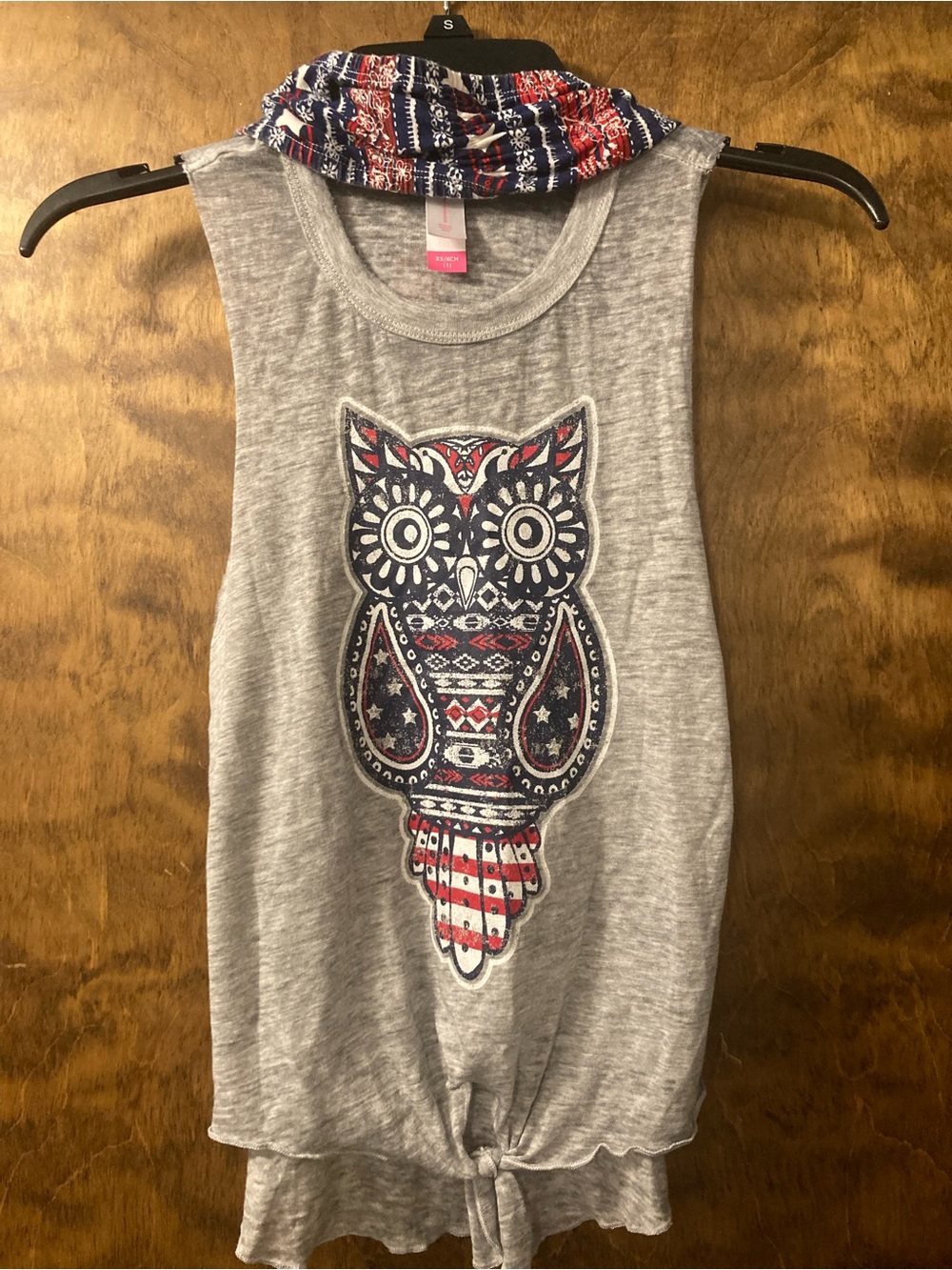 No Boundaries Girls Gray Tank Top with Red & Navy Owl Graphic